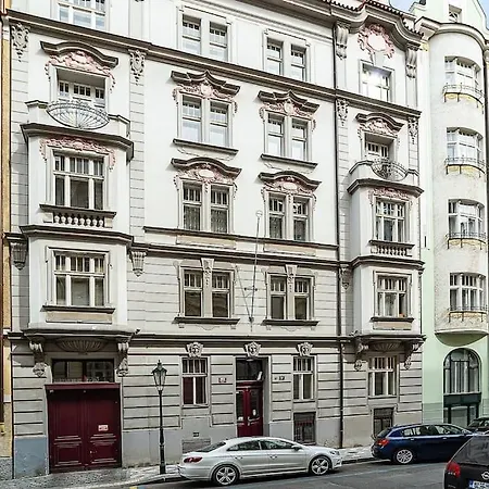 Charming With Free Garage In Building Διαμέρισμα *